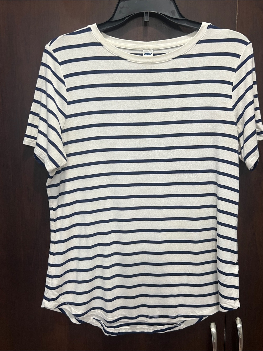 Old Navy Classic Navy and White Striped Tee size medium
